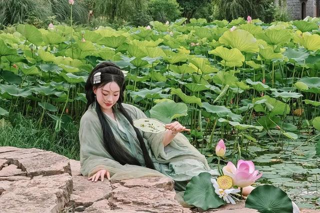 写信告诉我，今天，宜宾的“海”是什么颜色……
