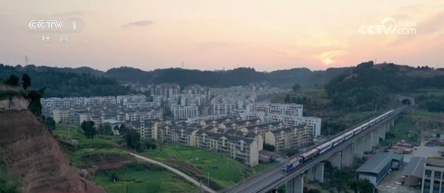 “旅游+”焕新、消费市场“上新”……假日经济欣欣向荣“热”力足