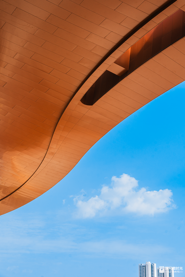 先睹为快！深圳巨型新地标启用，就在明天！