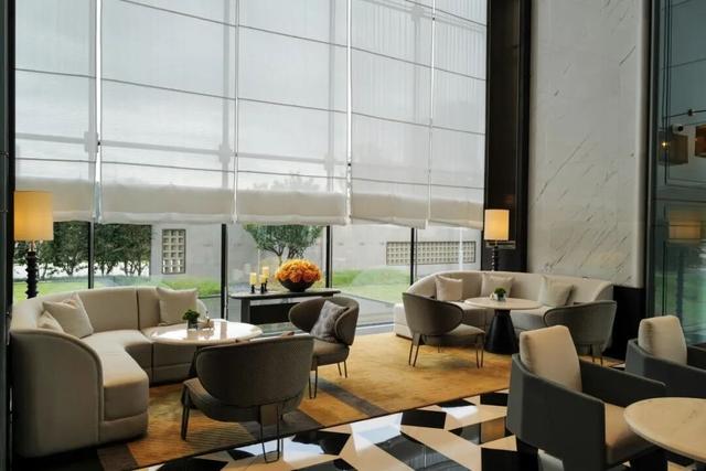 洲际行政酒廊的天花板，是这家？