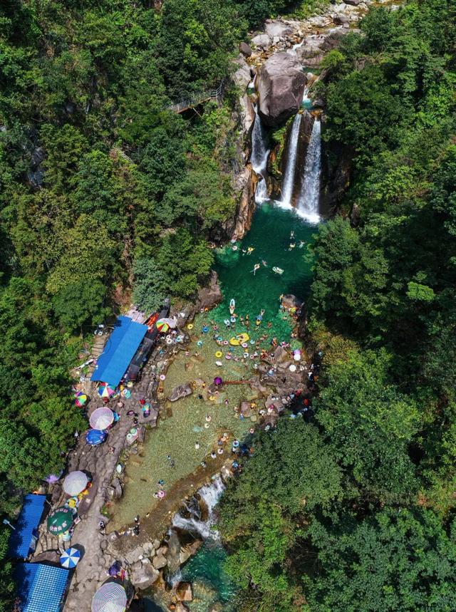 城市太热？快跳进融水的“果冻水”清凉一下 | “宝藏凉县”避暑攻略③
