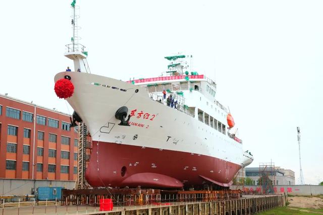 海大“东方红2”船，焕新下水！