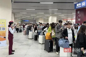 武汉文旅热带火地铁客流：黄鹤楼脚下这一站点客流增长近三倍图片