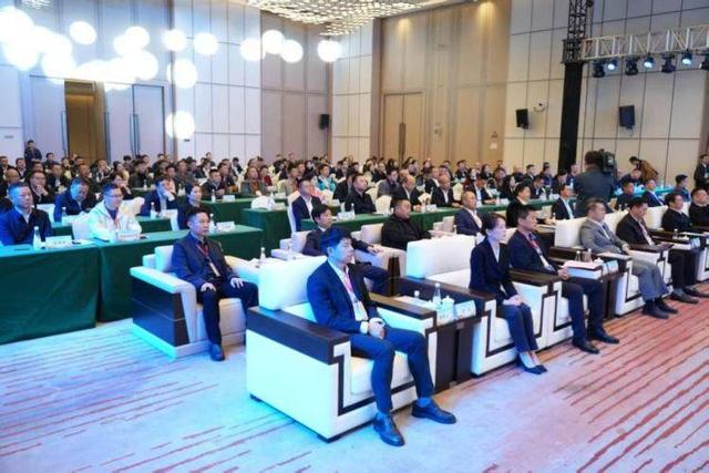 爱可赢自行车俱乐部受邀参加第二十三届四川光雾山国际红叶节