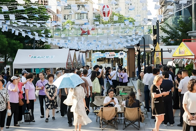 33米超高岩壁攀岩、6款精酿配吊炉烧烤，还有厂房Loft……