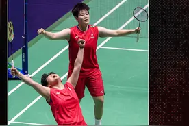 祝贺！刘圣书/谭宁夺得羽毛球世锦赛女双冠军图片