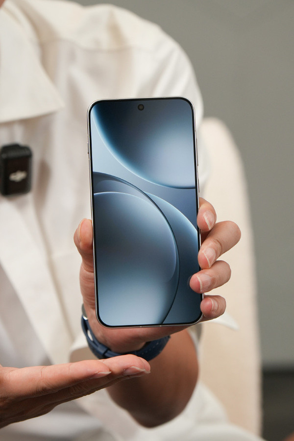 OPPO Find X9 Pro样张曝光：把哈苏上亿中画幅解析力装进手机