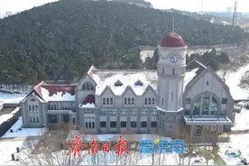 “津浦铁路济南站”现身济南经十东路图片