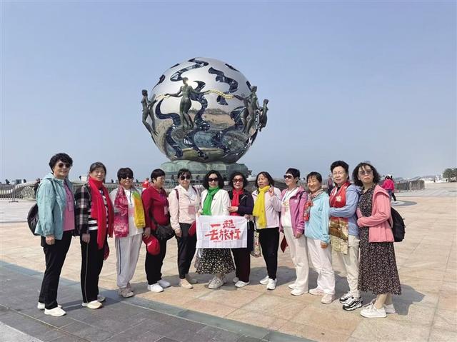 从“走马观花”到“慢享深游” 新“银发族”重塑旅游市场