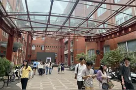 日本大学生打卡复旦大学：原来读中国名校是这种感觉！图片