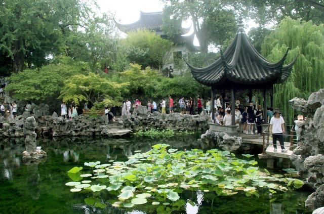 江苏苏州：立秋暑热未消 狮子林觅清凉