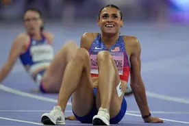 巴黎奥运会丨田径——女子400米栏：美国选手麦克劳林破世界纪录夺冠图片