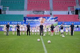 2025年贵州“星火杯”国际少年足球邀请赛开幕 7国足球小将贵阳集结图片