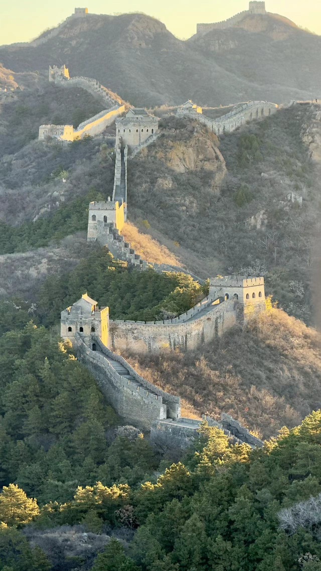 河北金山岭：秋韵未歇，长城染画