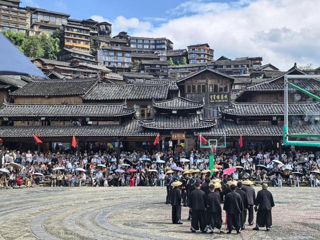 雷山国庆中秋假期接待游客40.54万人次，旅游综合收入突破4.2亿元