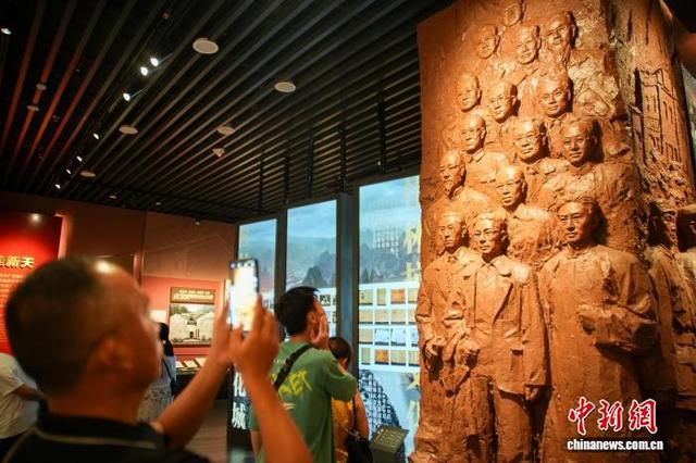 （抗战胜利80周年）广西南宁：抗战主题展迎来参观潮
