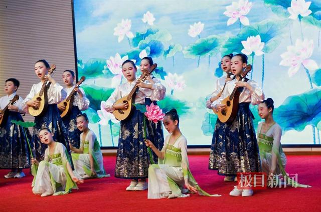 世界读书日这天，“李白”“诸葛”的故事被学生演活了