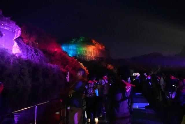 5公里山水实景变3D舞台！央视点赞韶关丹霞山