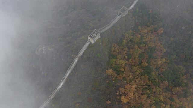 金山岭长城云雾缭绕景美如画