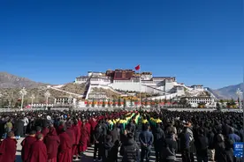 西藏隆重庆祝百万农奴解放纪念日图片