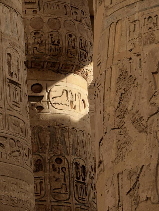 晚潮｜“迷失”在卡纳克石柱森林中