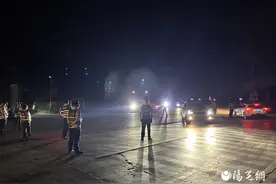 汉中市公路局刘家山超限运输检测站双管齐下守护辖管国道安全畅通图片