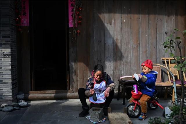 抢票式晒太阳！解码彭州“限量版暖阳”的私藏地图