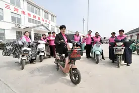 “乡村女团”出道记——青岛大场镇“帮喜团”婶子大娘们的36场“甜蜜革命”图片