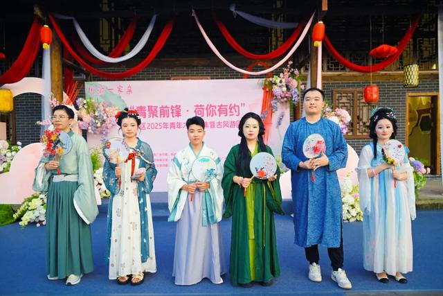 【团团严选】川渝一家亲—— 这场古风交友带你邂逅中式浪漫→