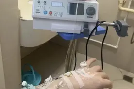 孕妇被行李砸中致胎儿早产后夭折，铁路方回应图片