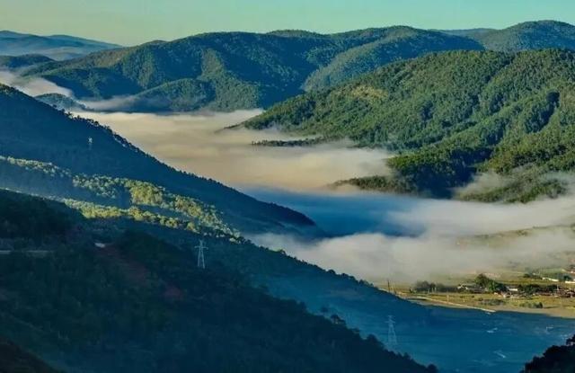 日出云海齐上阵！冬日的楚雄，美成了仙境