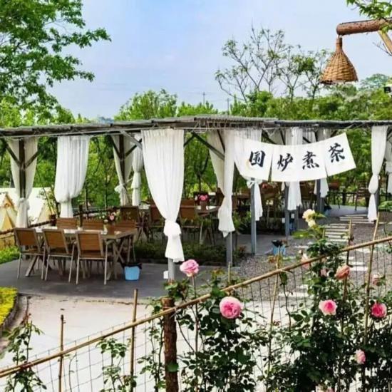 ＠所有自贡人！尖山国庆大型游园会来了，连嗨3天！快看第一天你能白拿什么礼物！