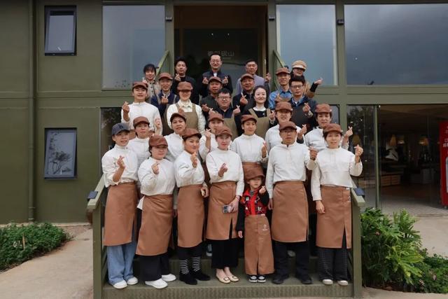 砚山城市会客厅开启营业模式！听湖之畔迎来新地标