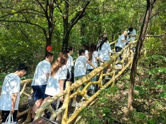 西安工大学子暑期实践重走“奔赴延安路”