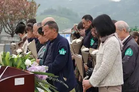 一场别具意义的公益生态葬 让逝者与绿树花草相伴图片