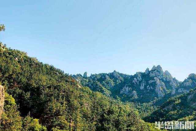 天蓝山青入镜来