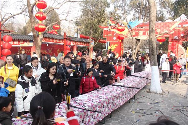 秋色满城 历下有约丨第42届千佛山“九月九”重阳山会温暖启幕，续写泉城非遗新篇