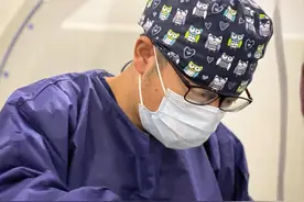 新闻8点见丨在几内亚当援外护士；印巴冲突19天发生了什么？图片