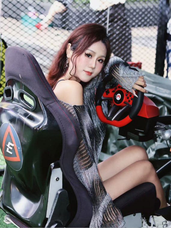 沉浸式打卡外滩BFC分会场，F1H2O摩托艇热潮“燃”爆假期