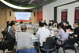 西单商圈7位政务服务社会监督员“上岗” 助力西城区政务服务提质增效图片