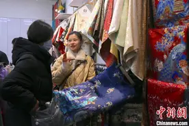 马面裙“带火”面料市场 布商转型“掘金”掀新时尚图片