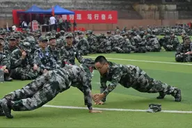 青春激扬军训场图片