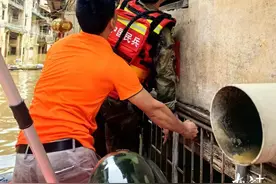 由训转“战”！他们奋战防汛救援一线，为人民生命安全撑起“安全伞”图片