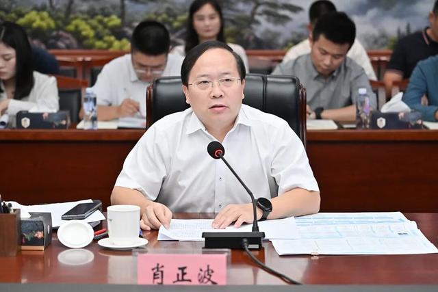 肖正波专题调研实施“人工智能+”行动