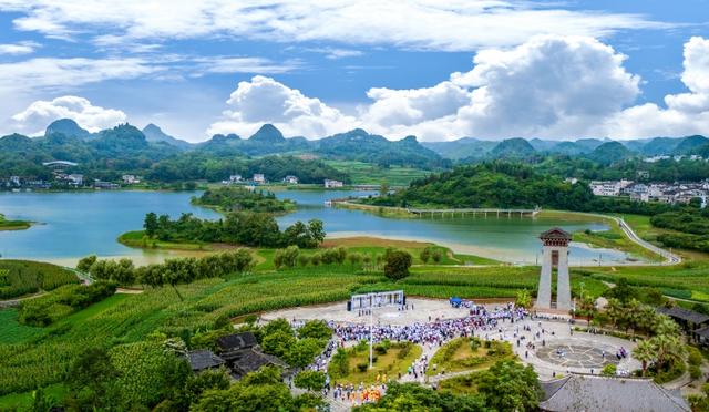 贞丰：暑期旅游热力足 业态升级引客来