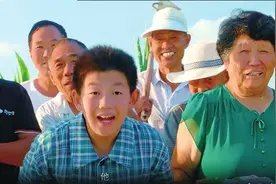 孩子们在黄河滩跳舞 致敬最平凡的劳动者图片