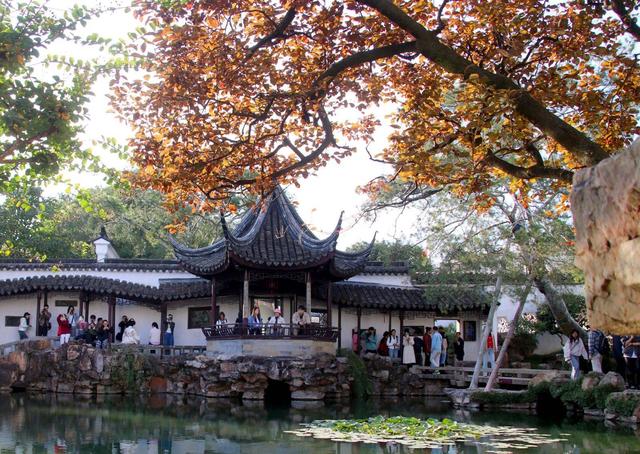 江苏苏州：古典园林网师园秋意浓