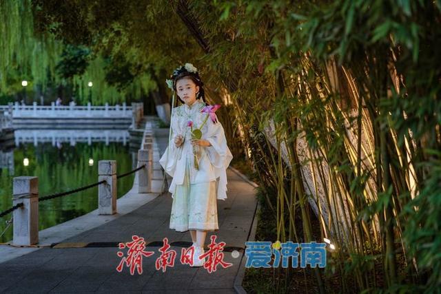 一年四季 泉在济南丨济南珍珠泉景区：幽静雅致的济南园林秘境