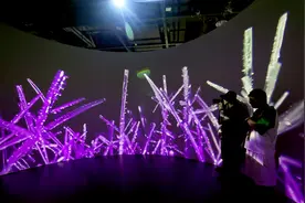 上海：在自然博物馆探秘水晶王国图片
