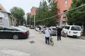 垡头西里三区东区收费管理后停车更乱了图片